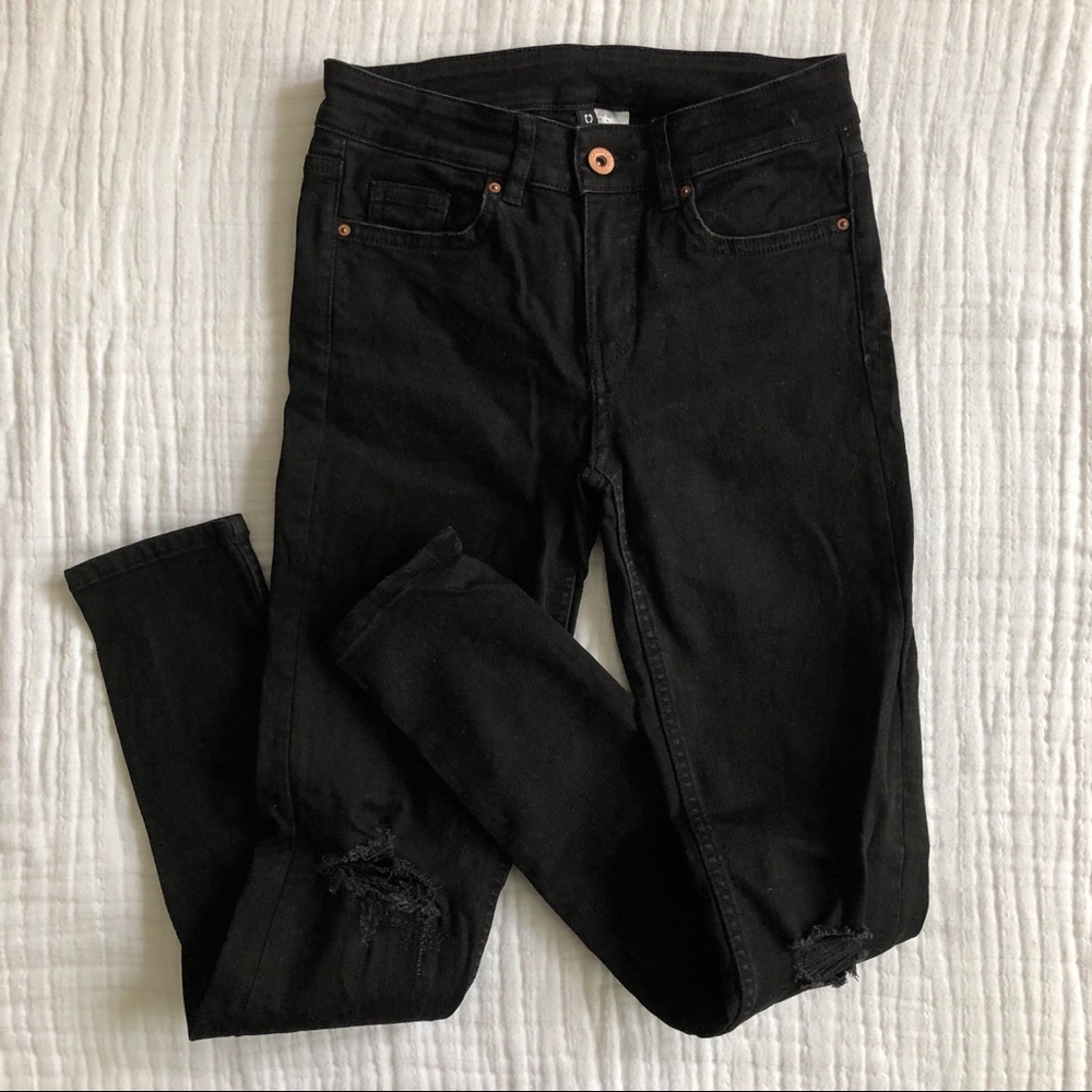 H&M Divided Black Distressed Knee Jeans